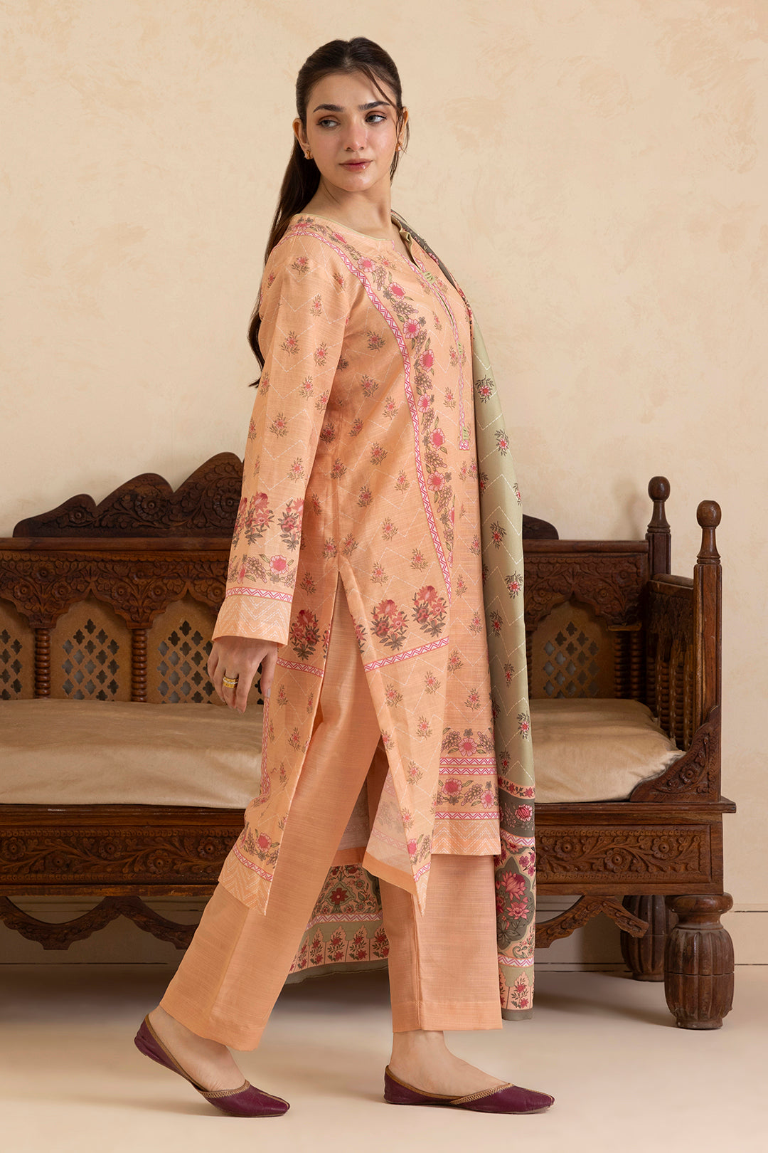 how to wear shawl with kurta female