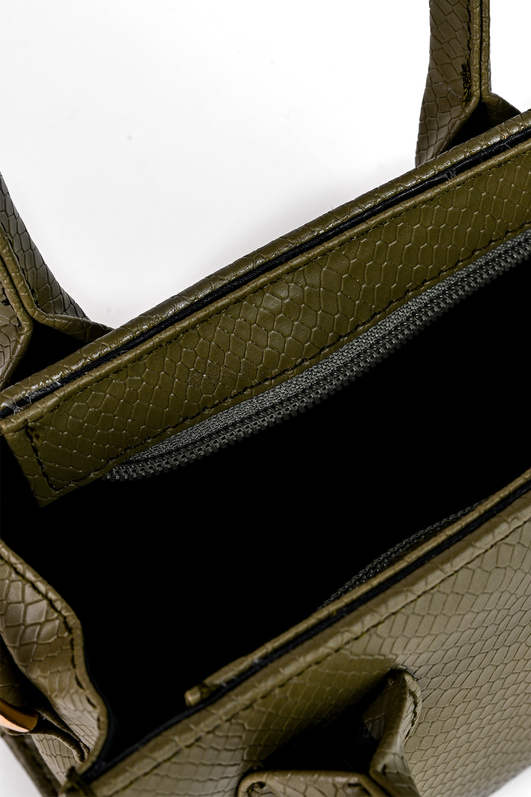 Cross-Body Bags - E938