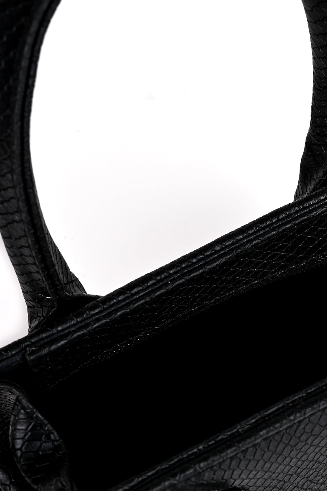 Cross-Body Bags - E938