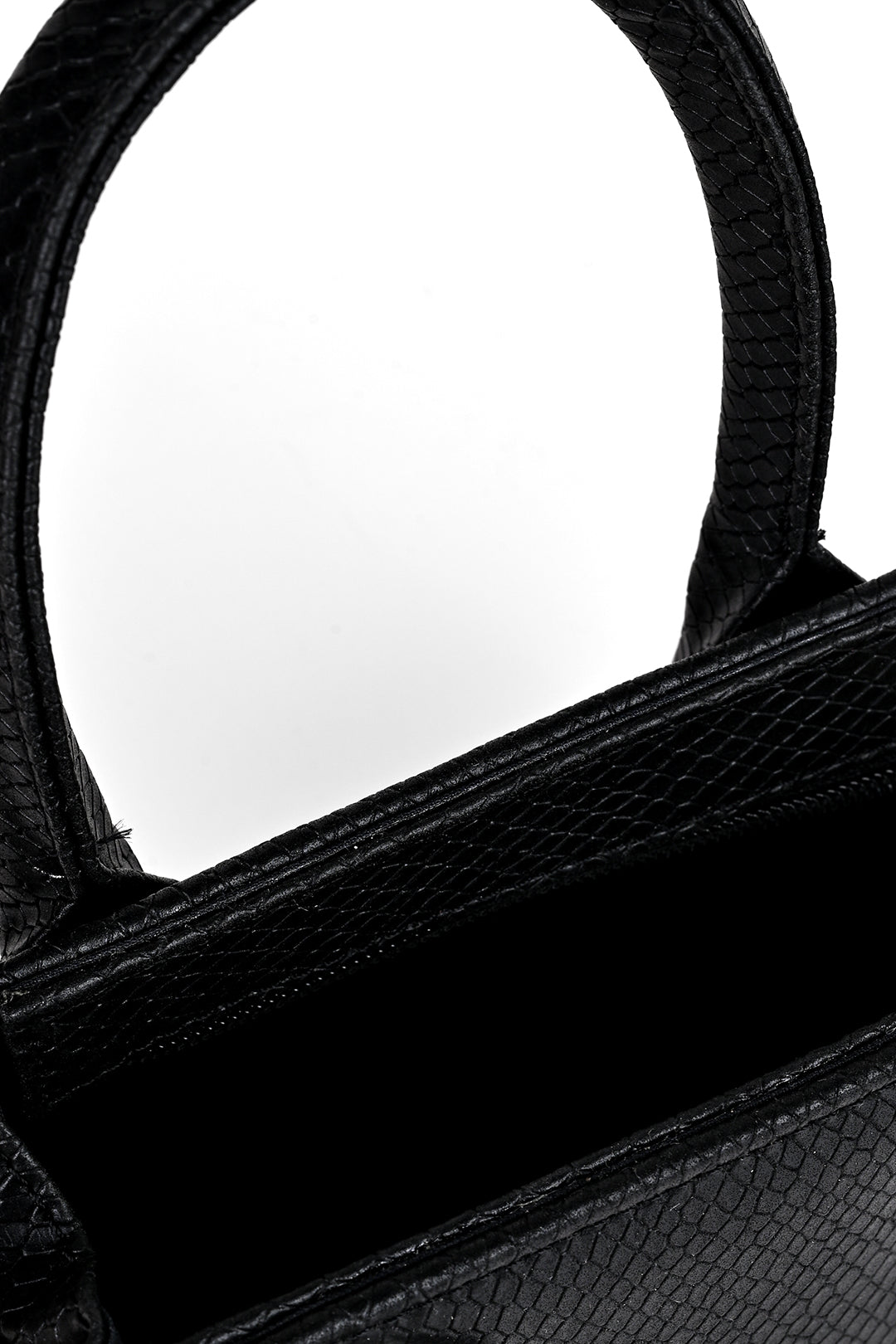 Cross-Body Bags - E938