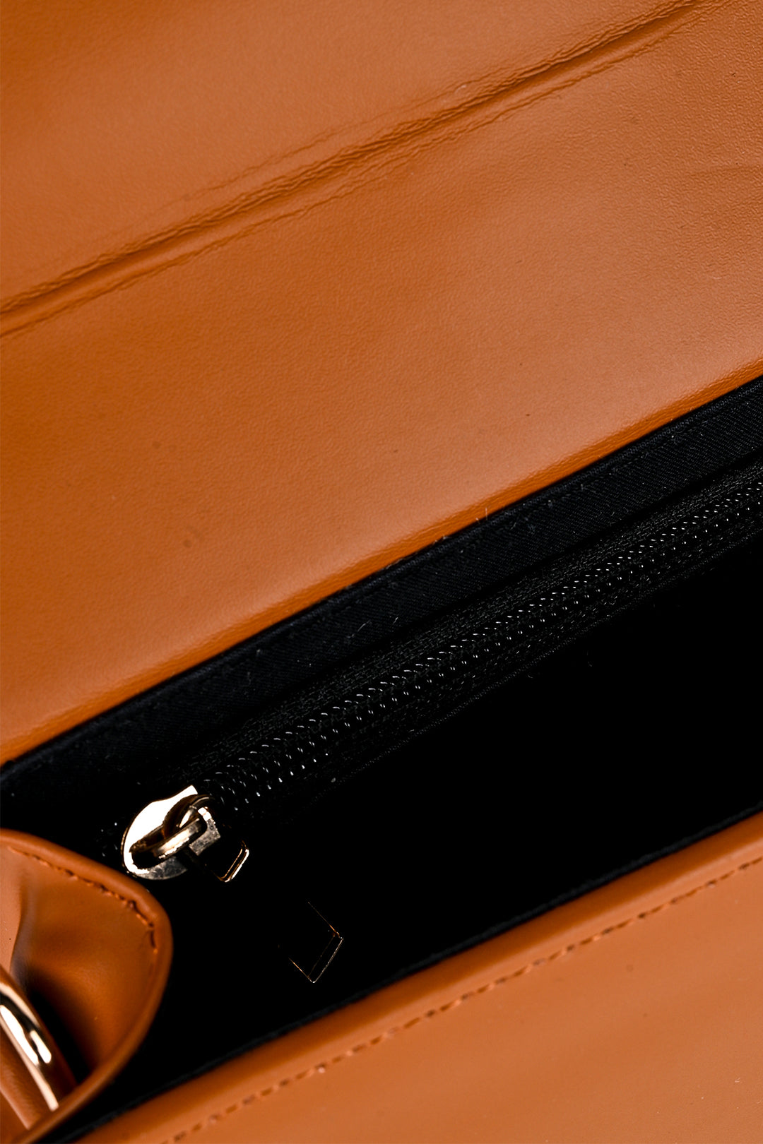 Cross-Body Bags - E937