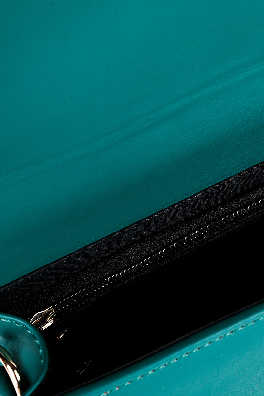 Cross-Body Bags - E937