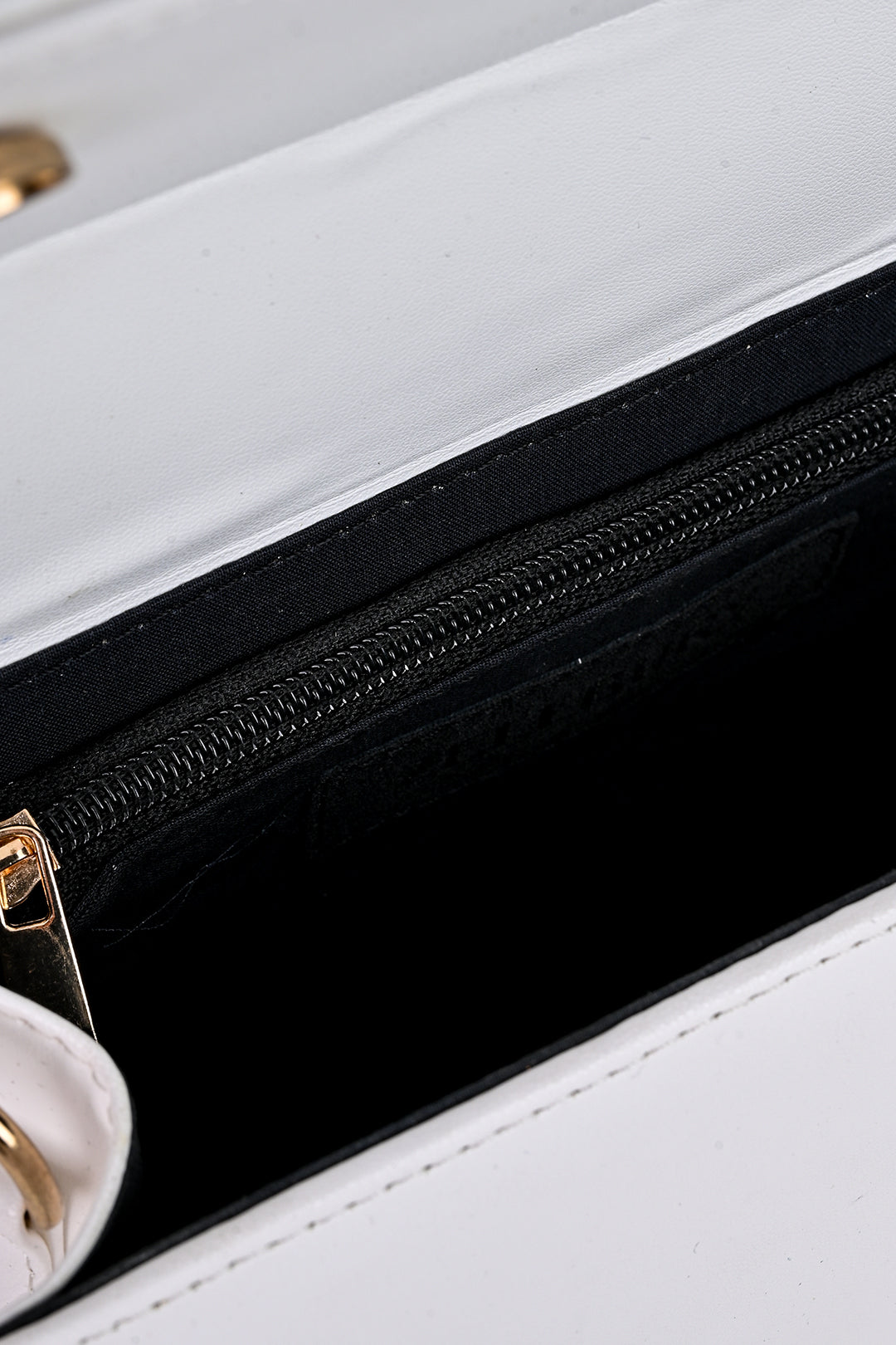 Cross-Body Bags - E936