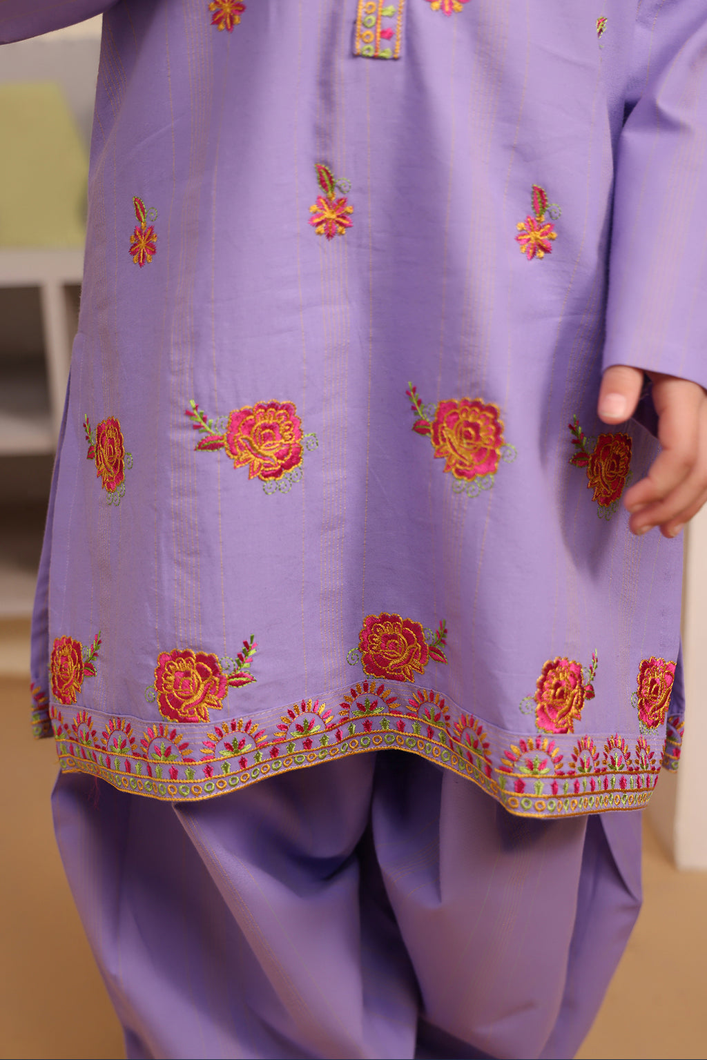 Embroidered Kurta Trouser - 2662