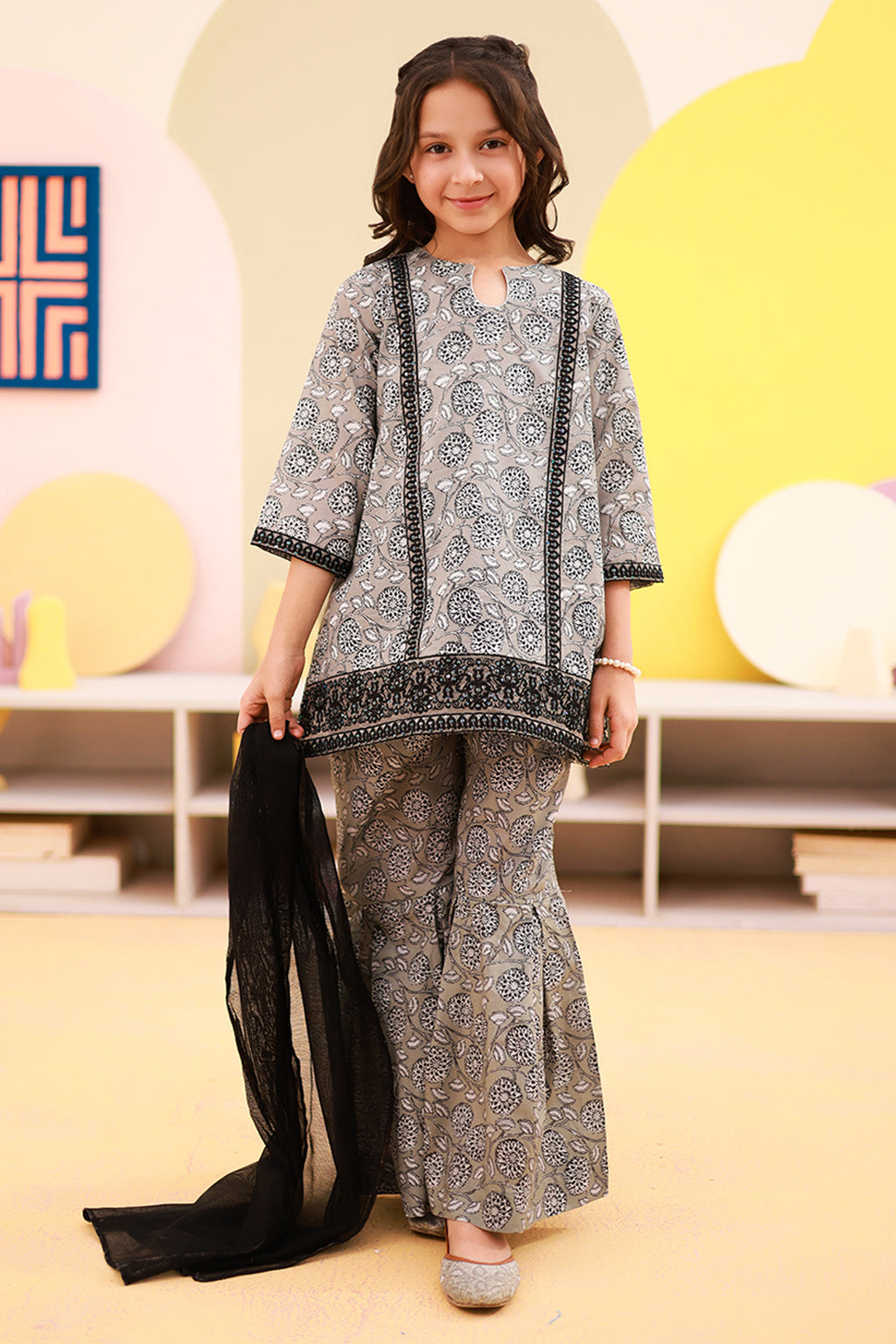 Embroidered Kurta Dupatta Trouser - 3820