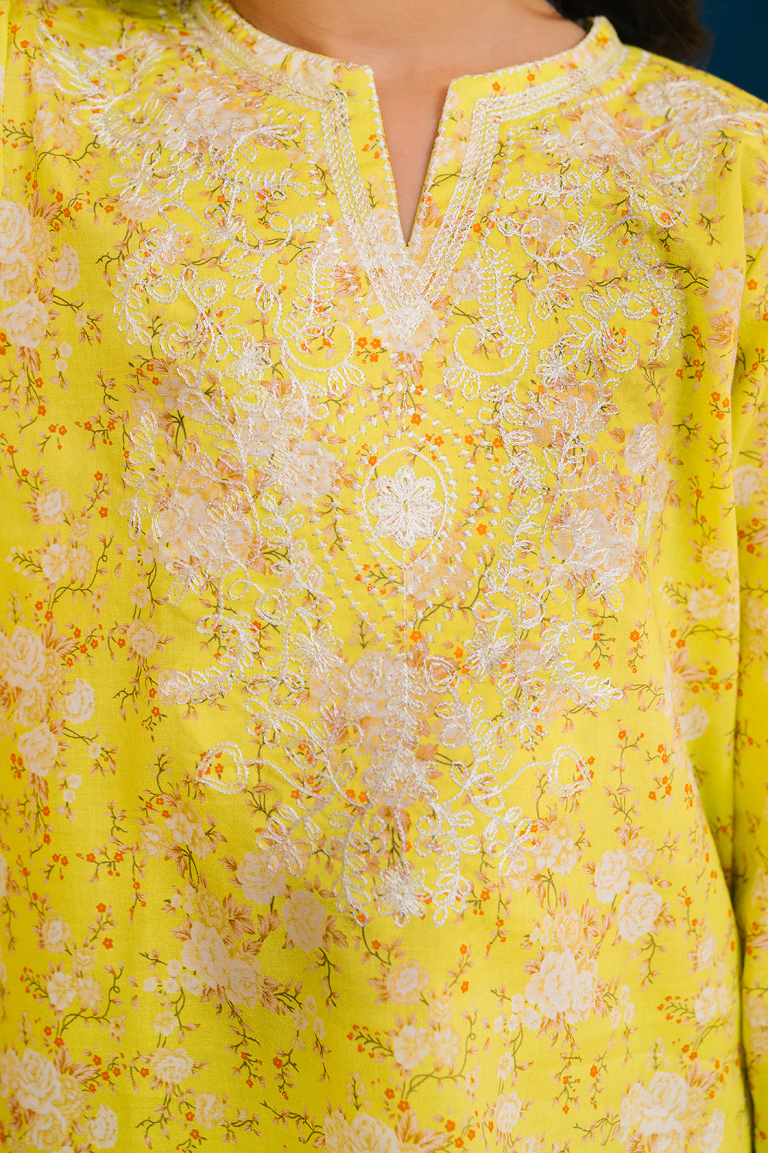 Embroidered Kurta Trouser - 2431