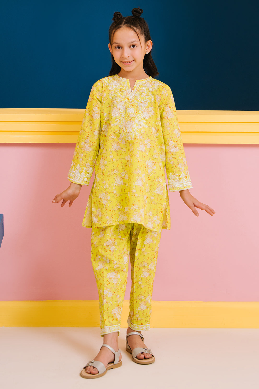 Embroidered Kurta Trouser - 2431