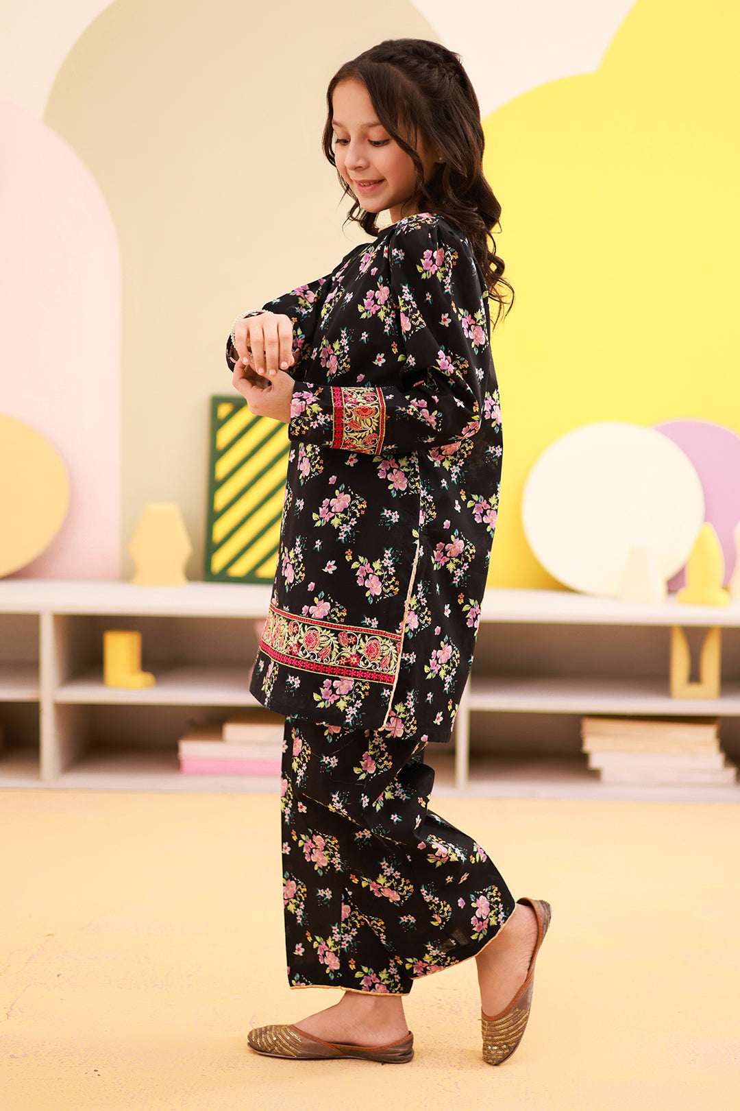 Embroidered Kurta Trouser - 2471