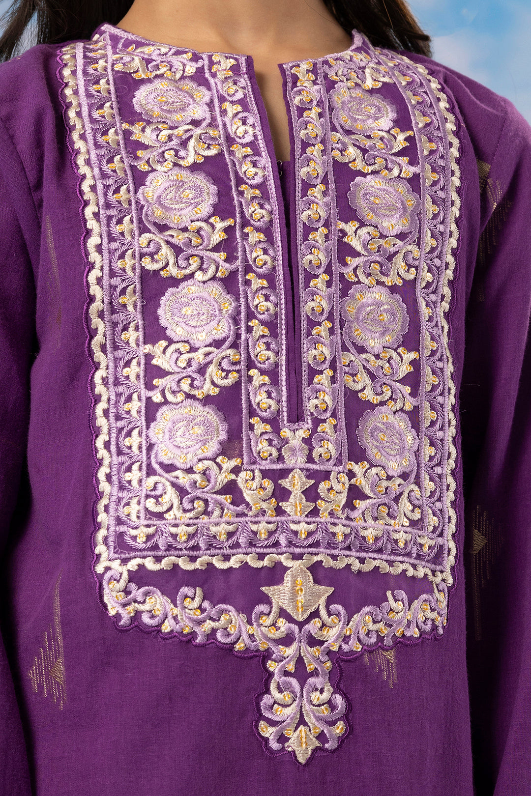 Embroidered Kurta Trouser - 2201