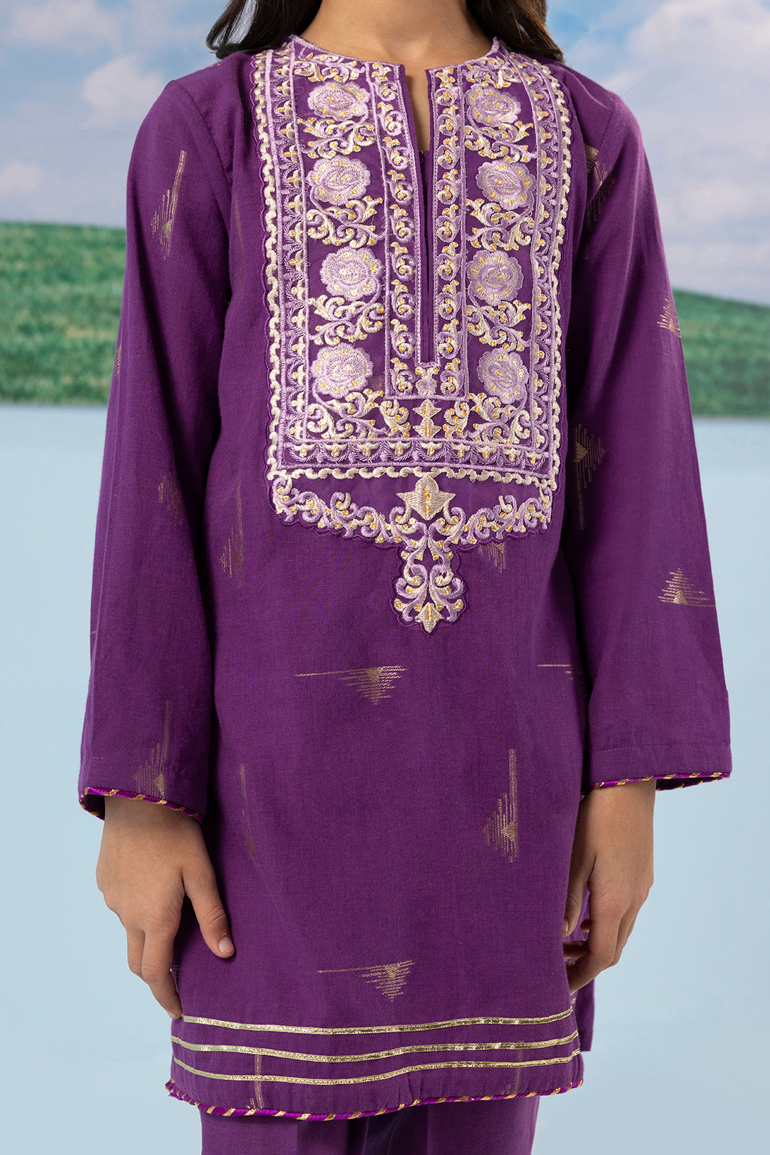 Embroidered Kurta Trouser - 2201