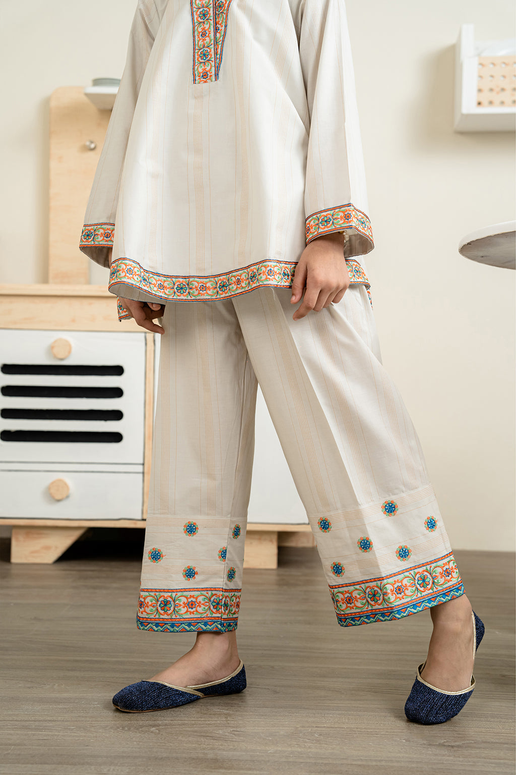 Embroidered Kurta Trouser - 2218