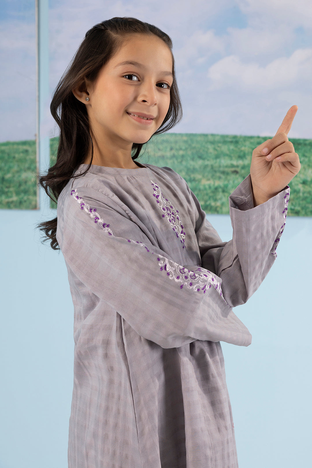 Embroidered Kurta Trouser - 2233