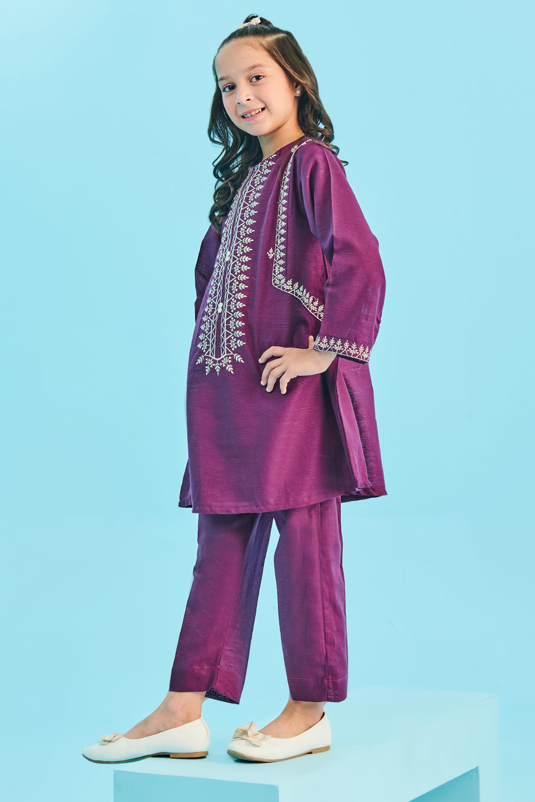 Embroidered Kurta Trouser - 2186