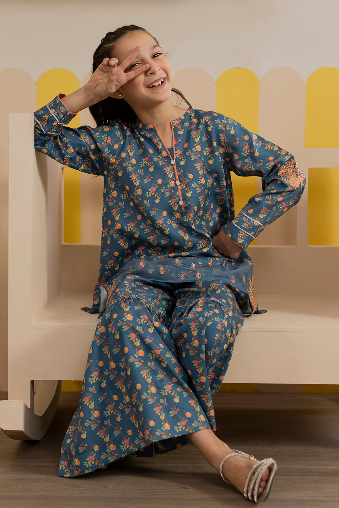 Embroidered Kurta Trouser - 2731
