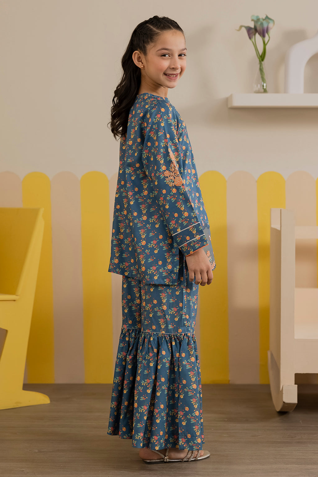 Embroidered Kurta Trouser - 2731