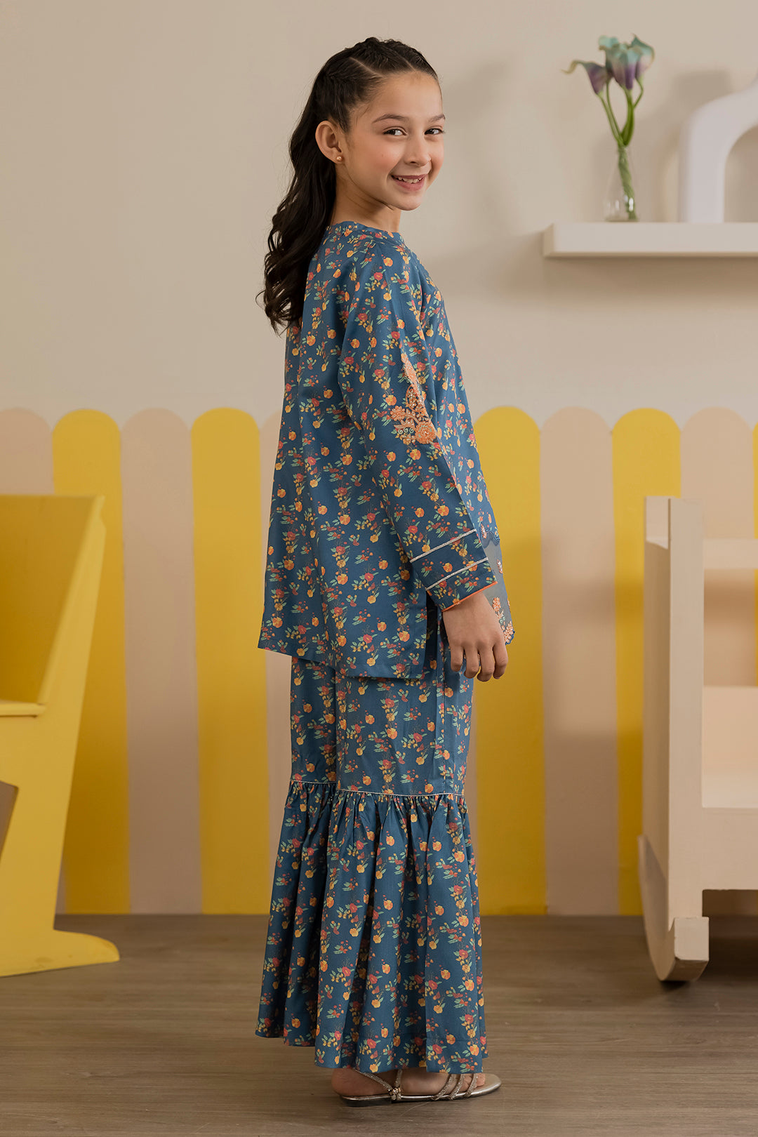 Embroidered Kurta Trouser - 2731