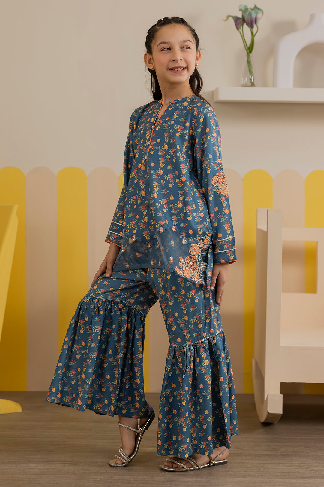 Embroidered Kurta Trouser - 2731