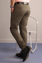 Signature Chino - C001
