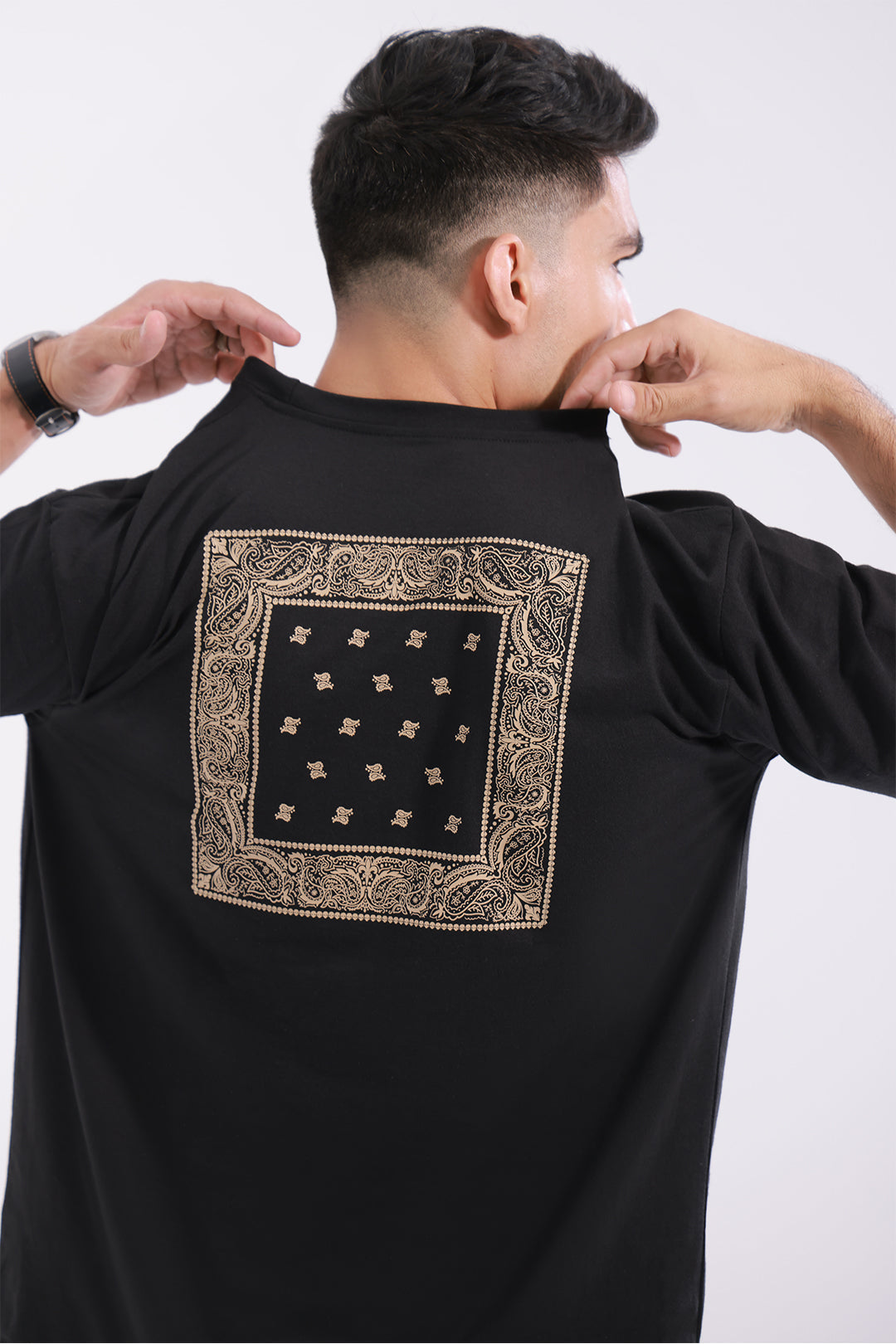 Black Graphic Tees Men Ready To Wear - Zellbury