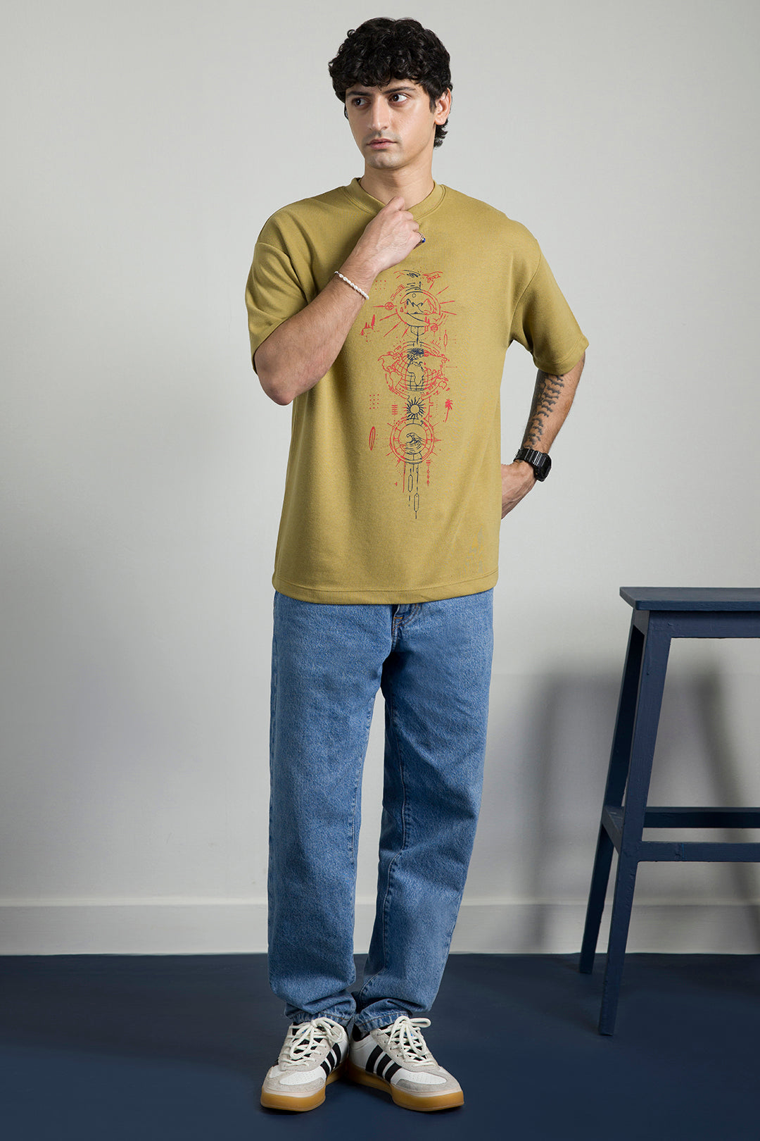 Oversized Graphic T-Shirt - D075