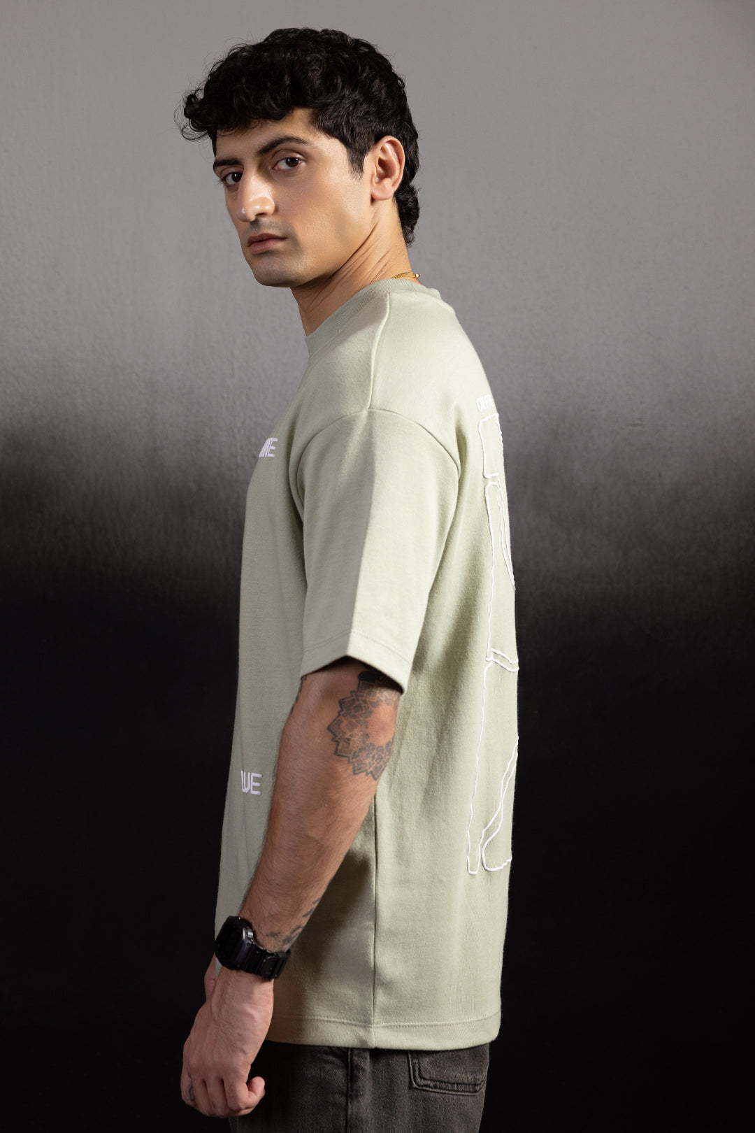 Oversized Graphic T-Shirt - D079