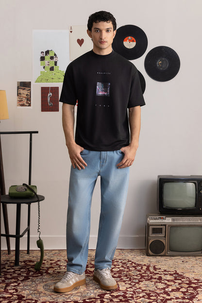 Oversized Graphic T-Shirt - D110