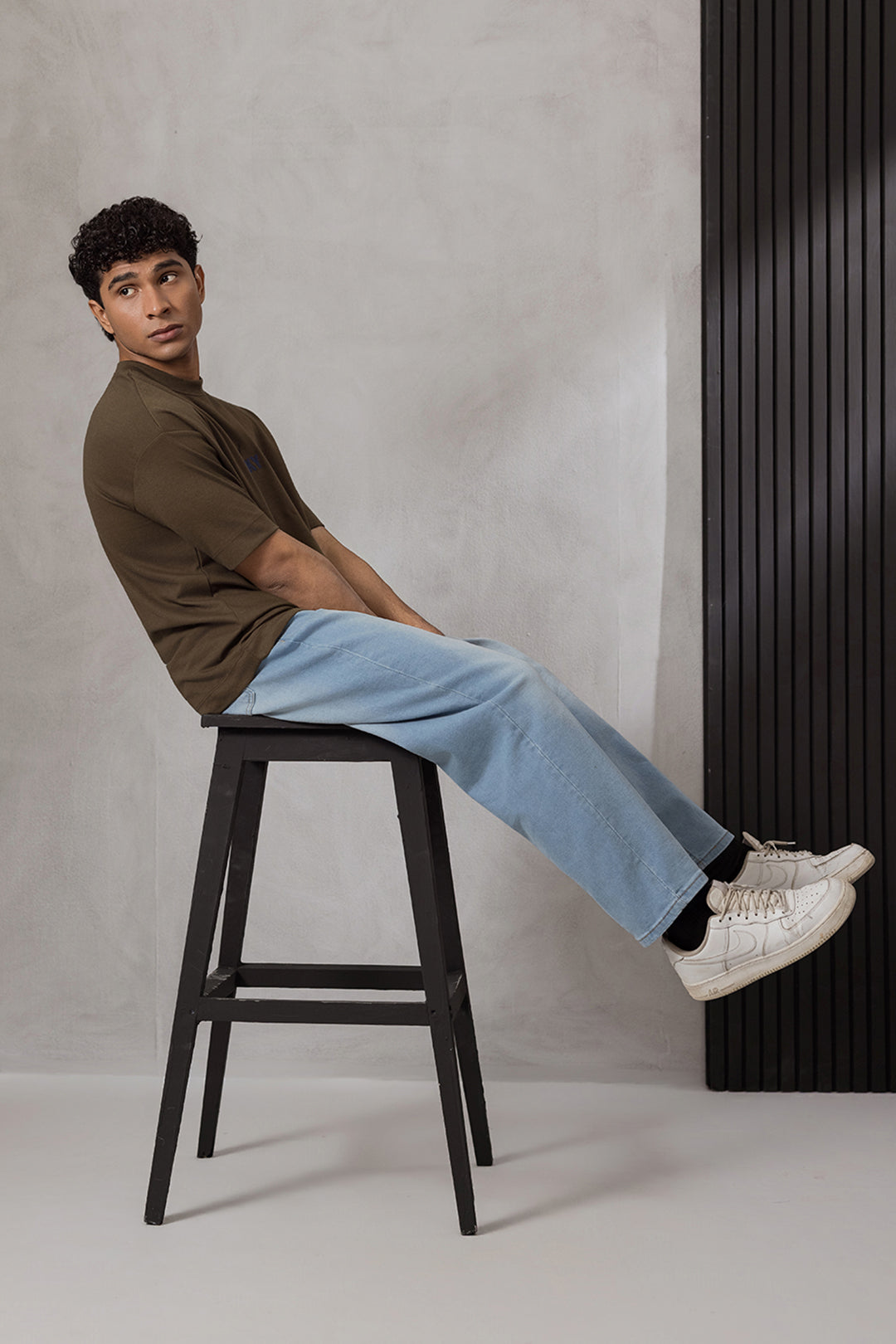 Oversized Graphic T-Shirt - D137