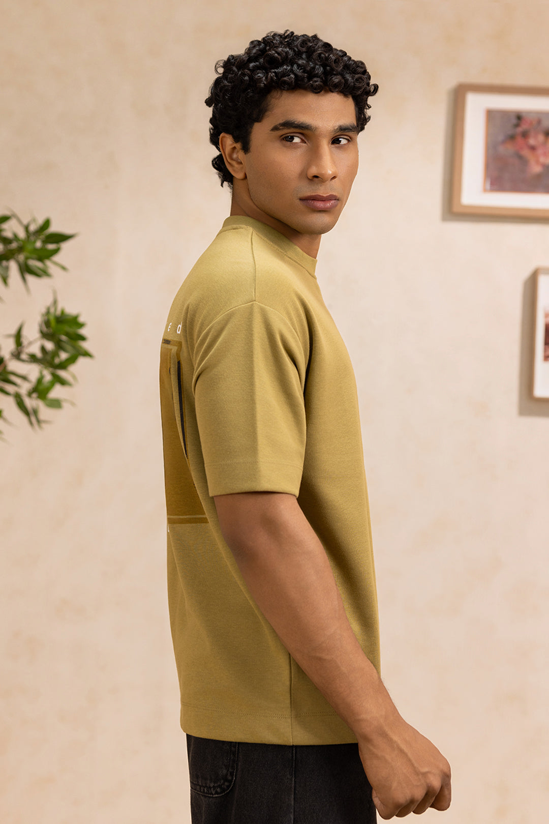 Oversized Graphic T-Shirt - D142