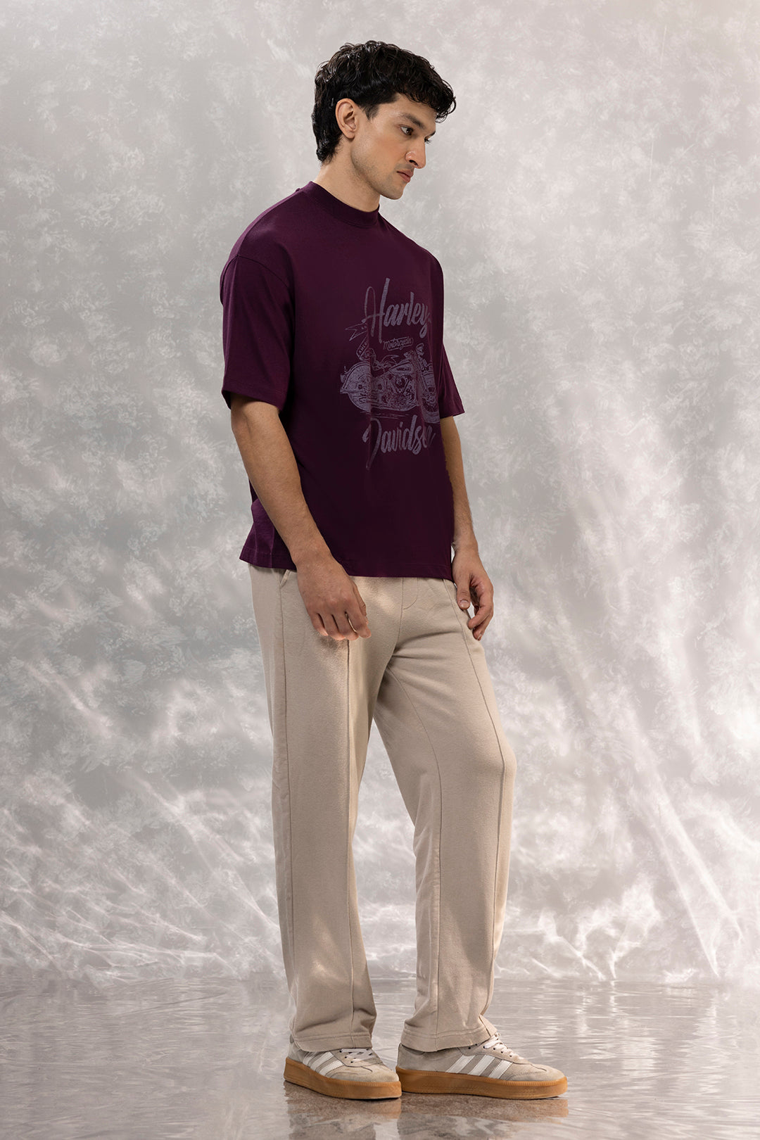 Oversized Graphic T-Shirt - D151