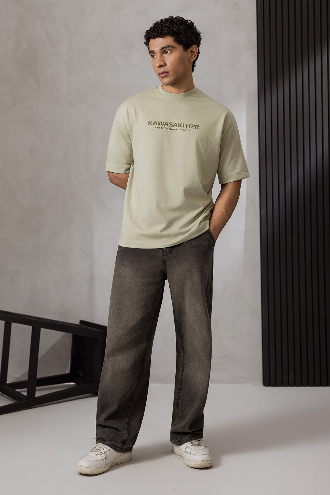Oversized Graphic T-Shirt - D158