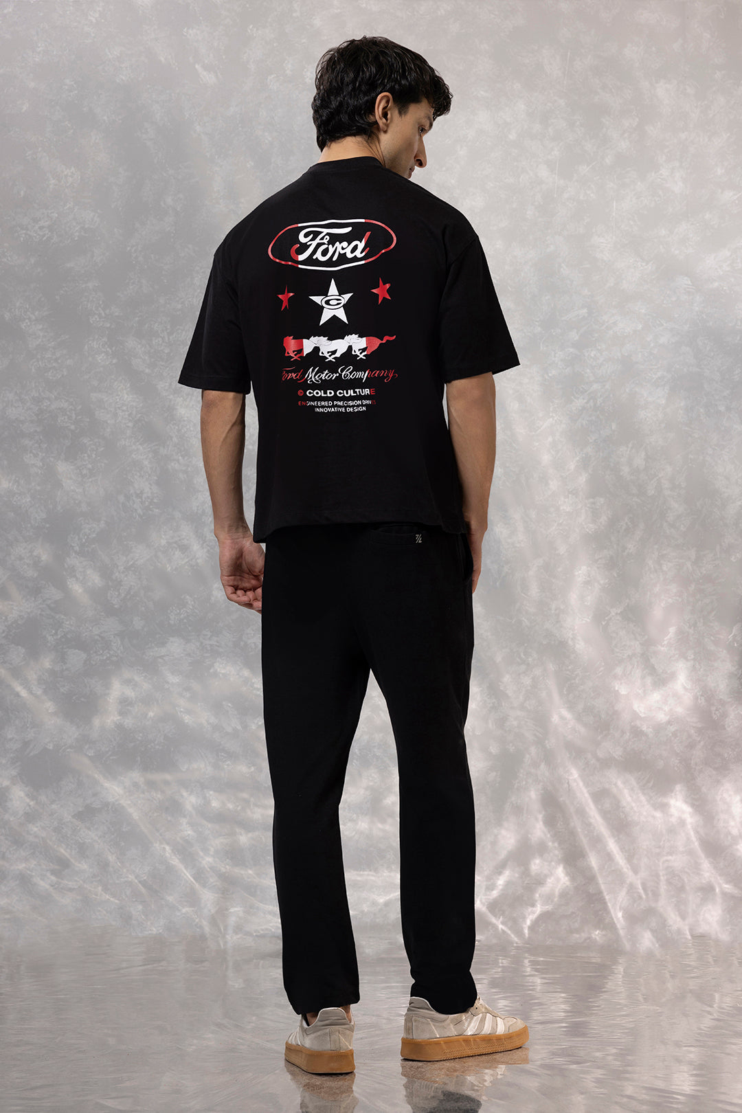 Oversized Graphic T-Shirt - D164