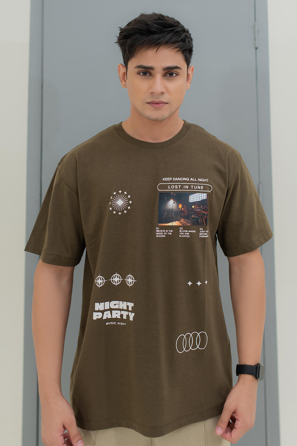 Relax Graphic T-Shirt - X101