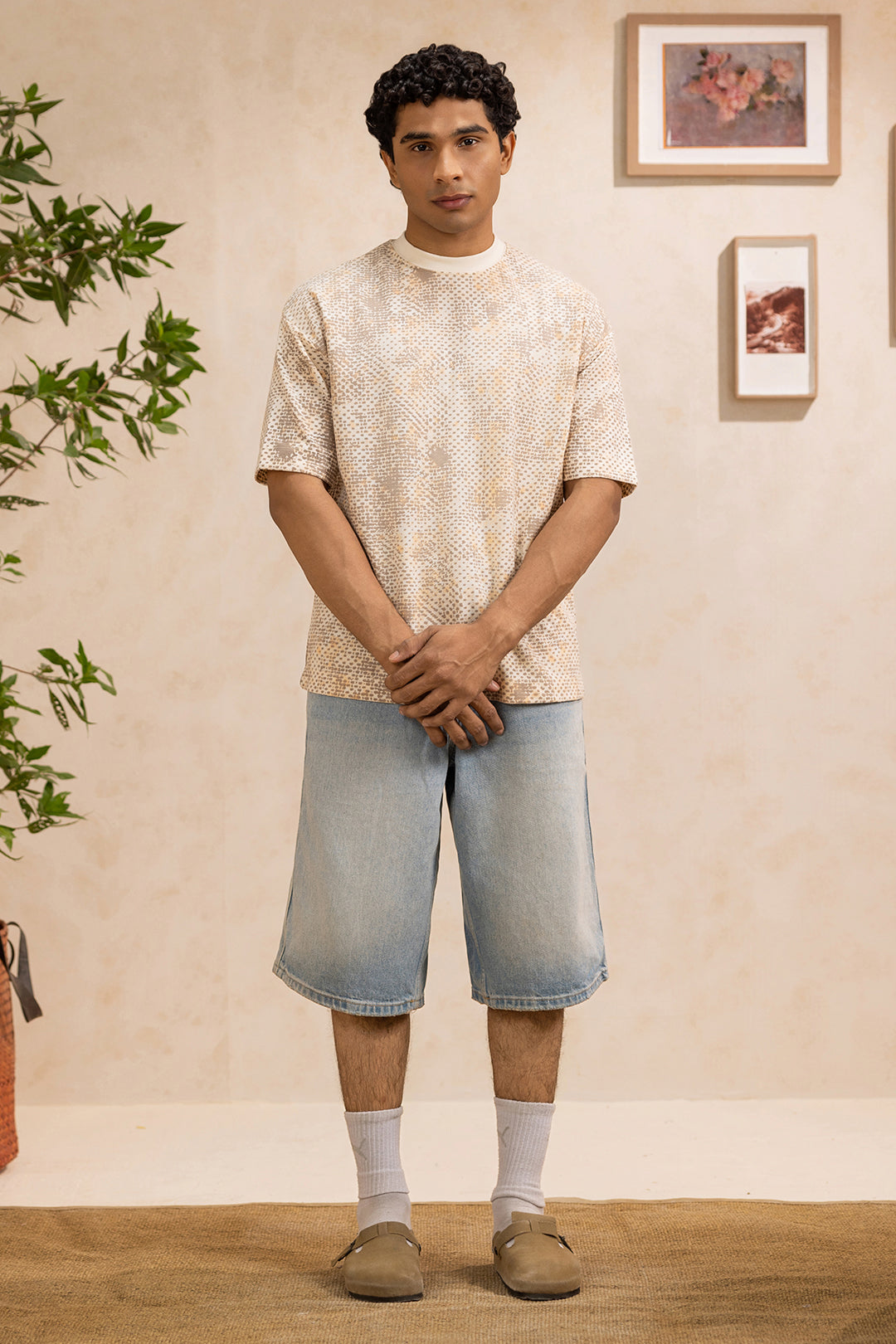 Oversized Graphic T-Shirt - D016