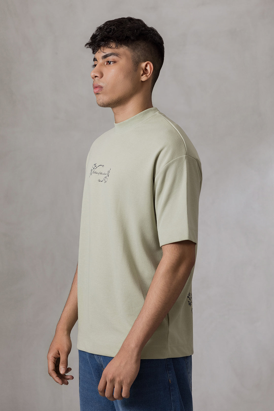 Oversized Graphic T-Shirt - D025