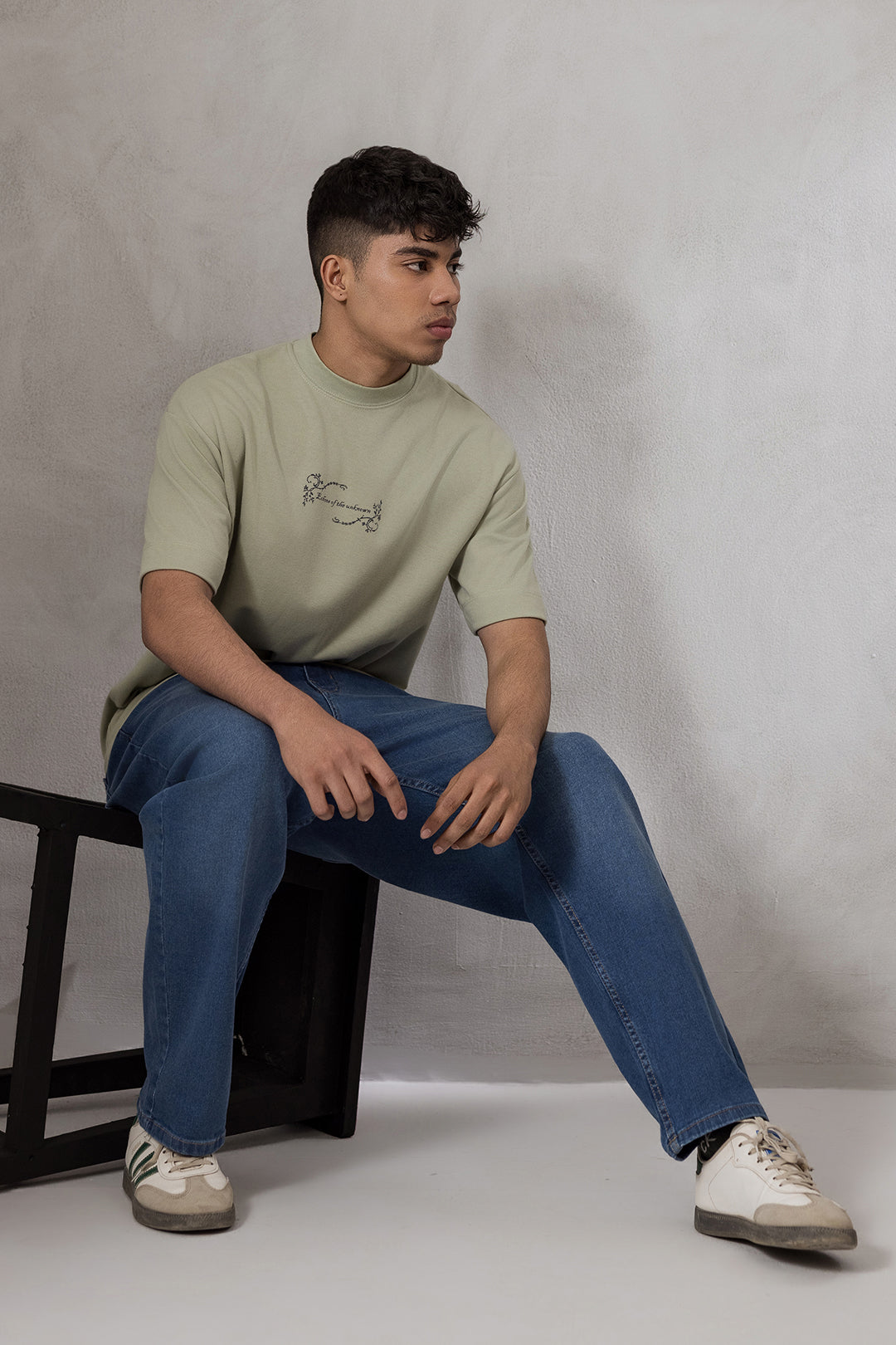 Oversized Graphic T-Shirt - D025