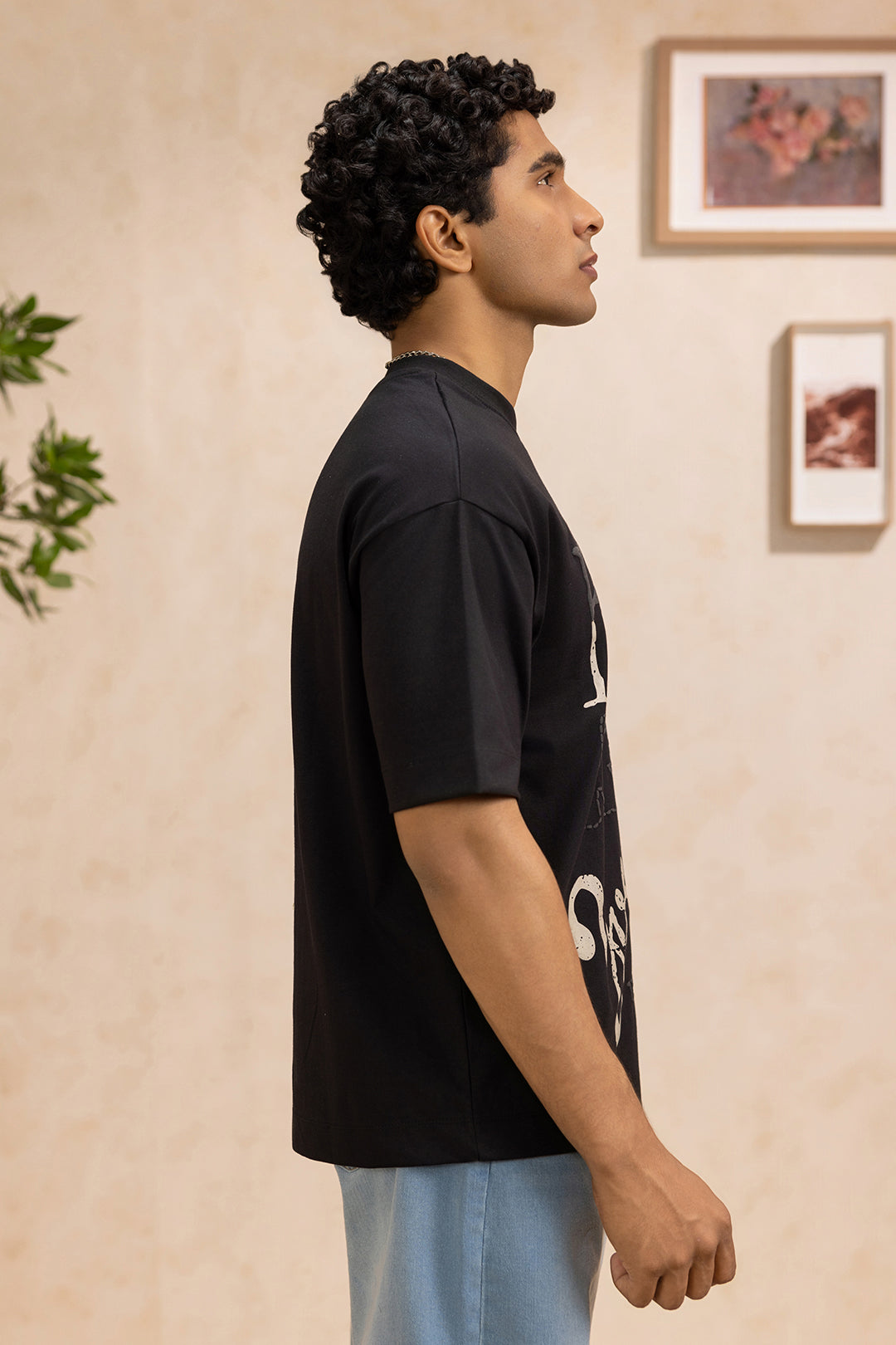 Oversized Graphic T-Shirt - D047