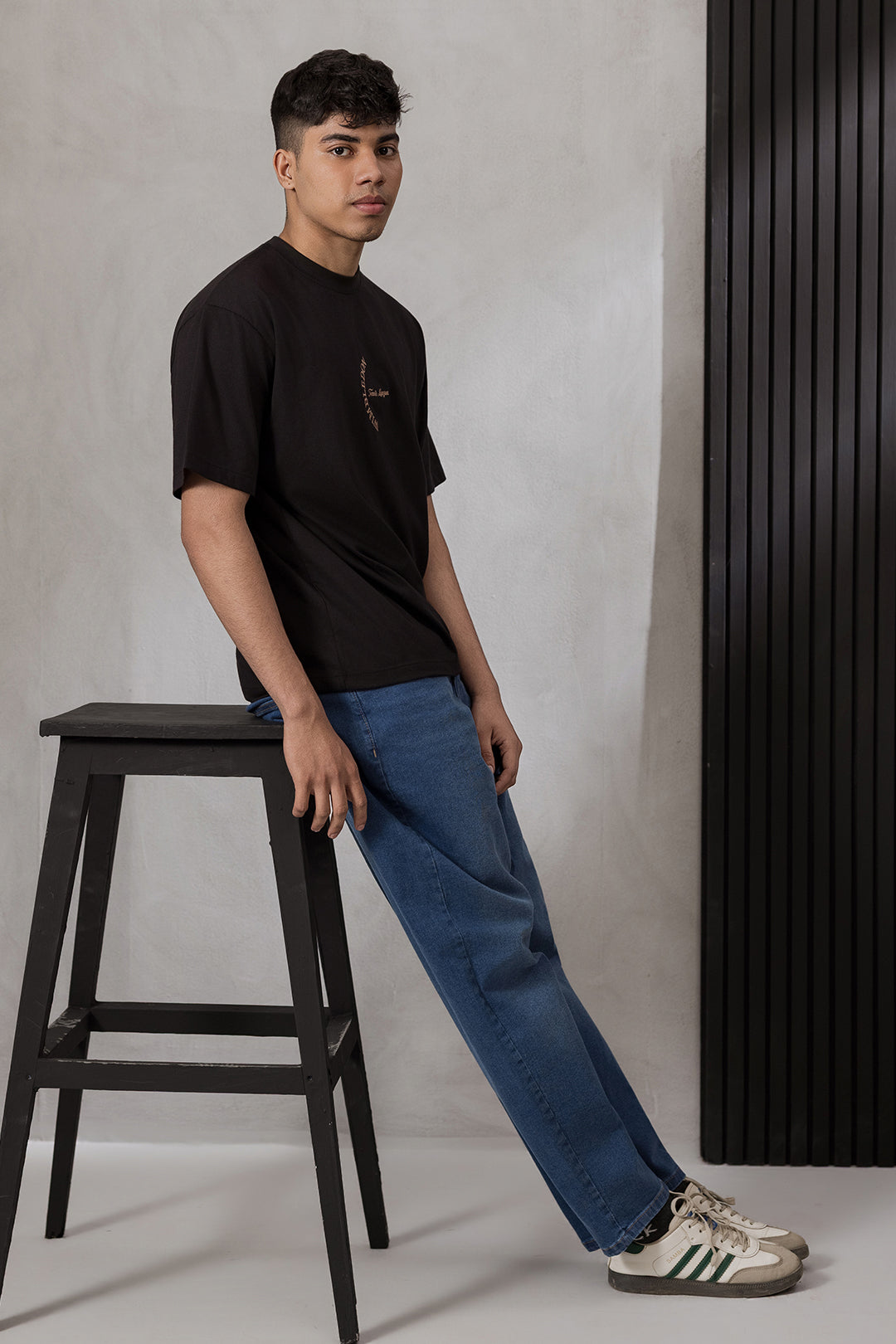 Relax Graphic T-Shirt - X005