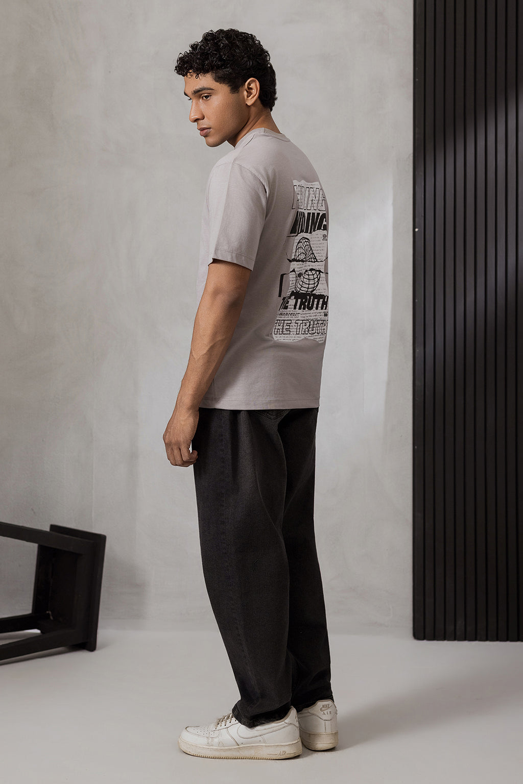 Relax Graphic T-Shirt - X095