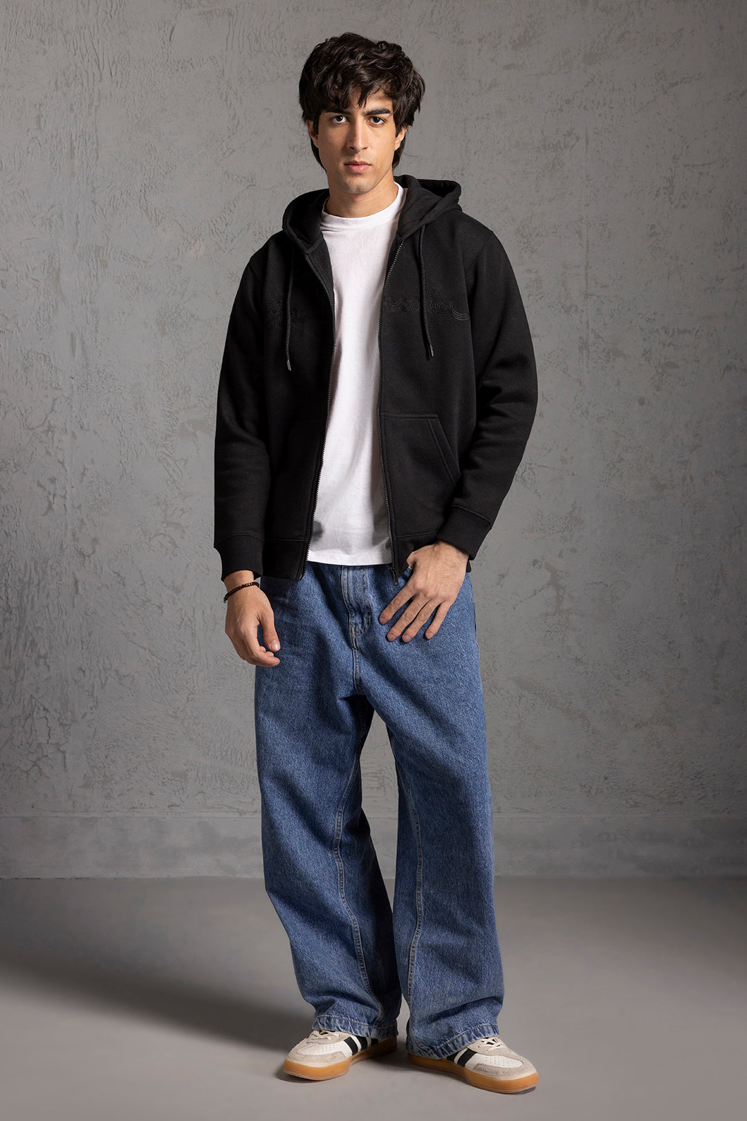 Graphic Zipper Hoodie - 5015