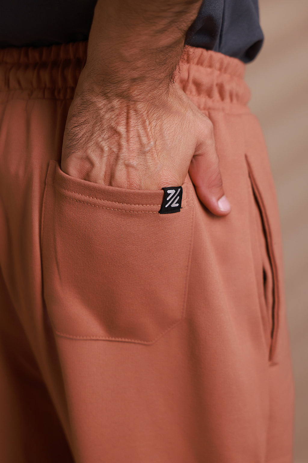 Knitted Relaxed-Cuff Pant - 5003