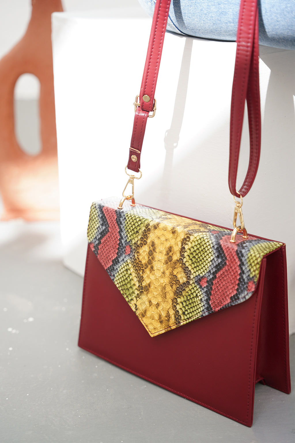 Cross-Body Bags - E201 - Maroon