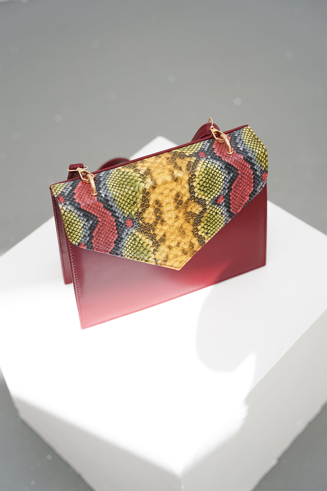 Cross-Body Bags - E201 - Maroon
