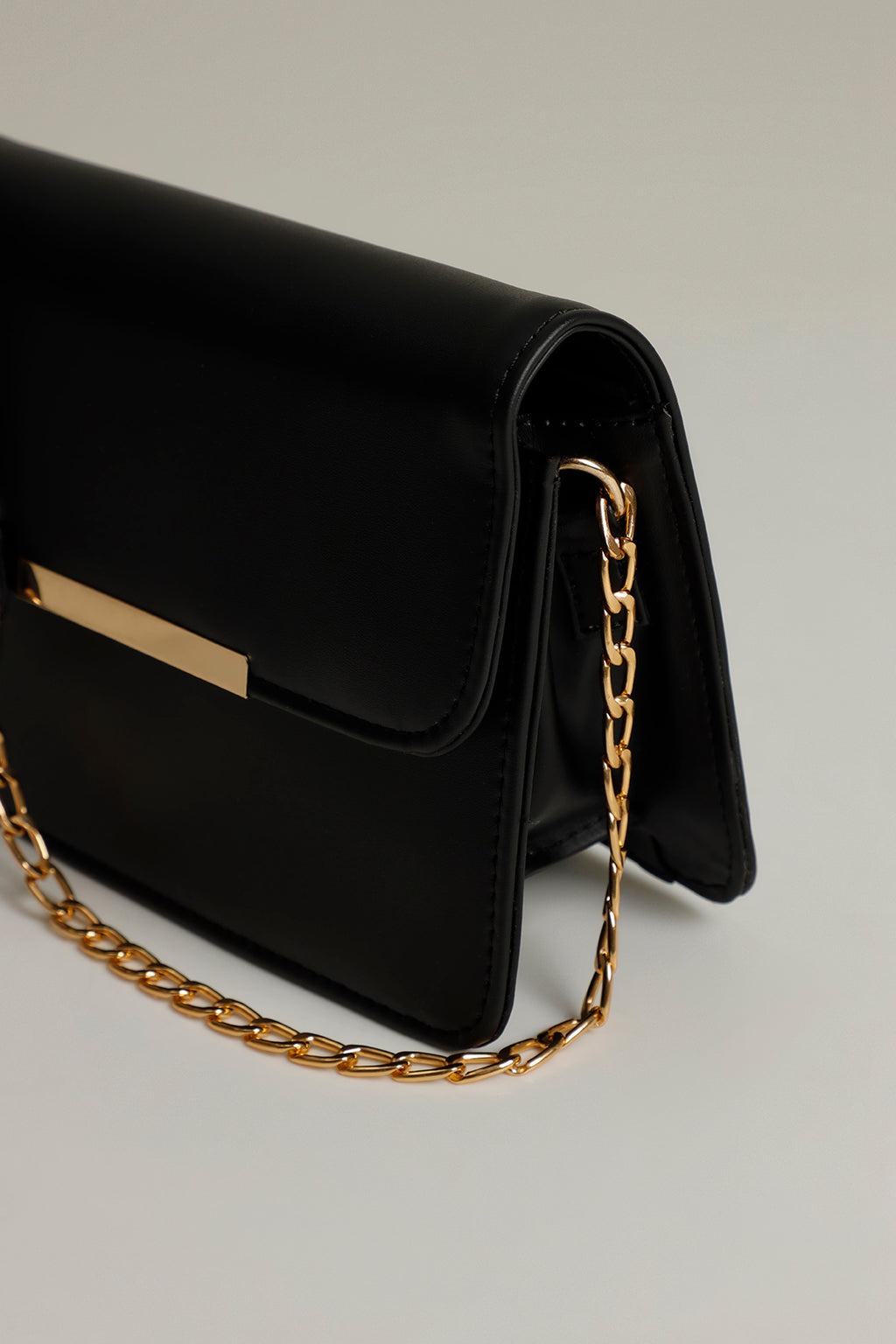Cross-Body Bags - E367