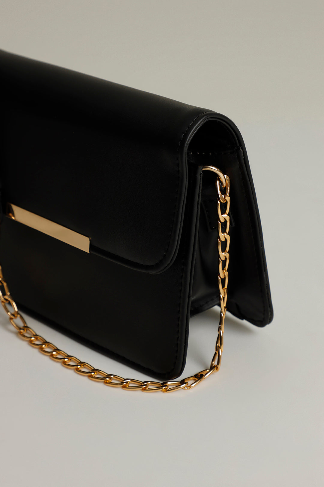 Cross-Body Bags - E367
