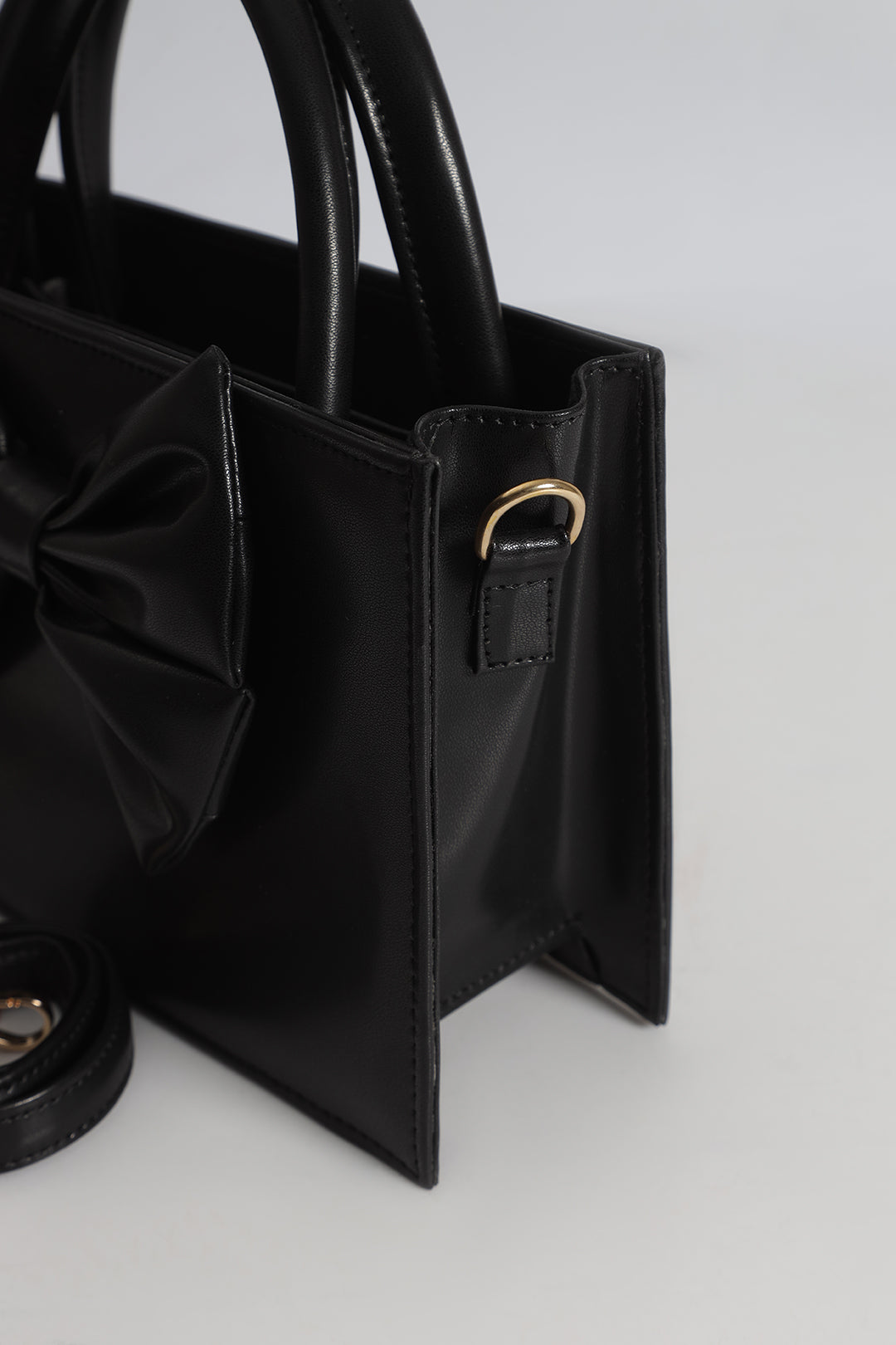 Cross-Body Bags - E560