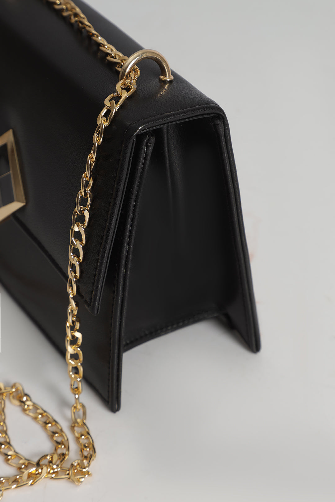 Cross-Body Bags - E571