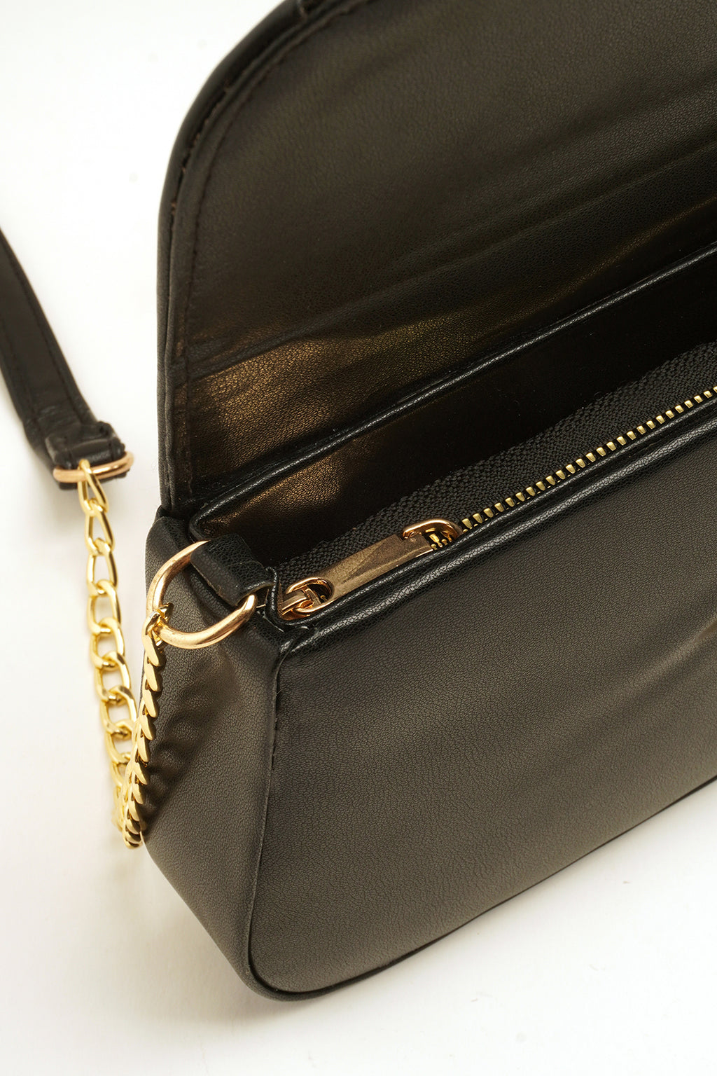 Cross-Body Bags - E670