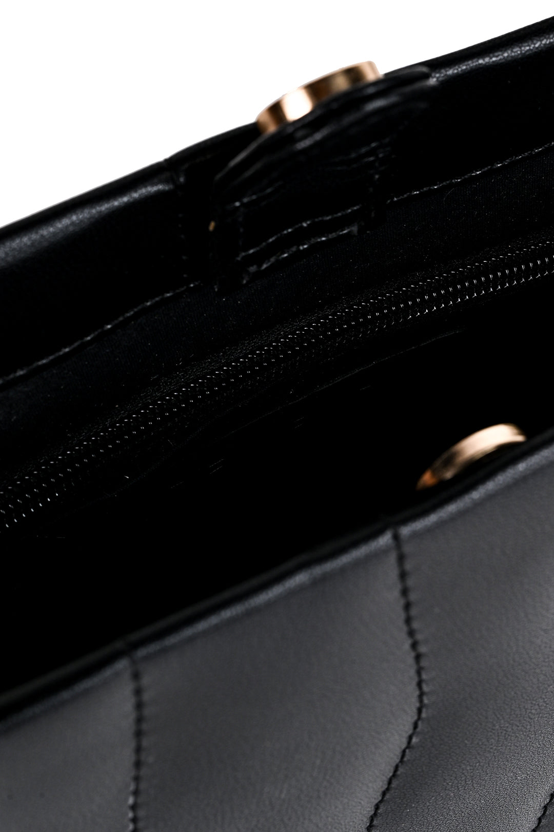 Cross-Body Bags - E940