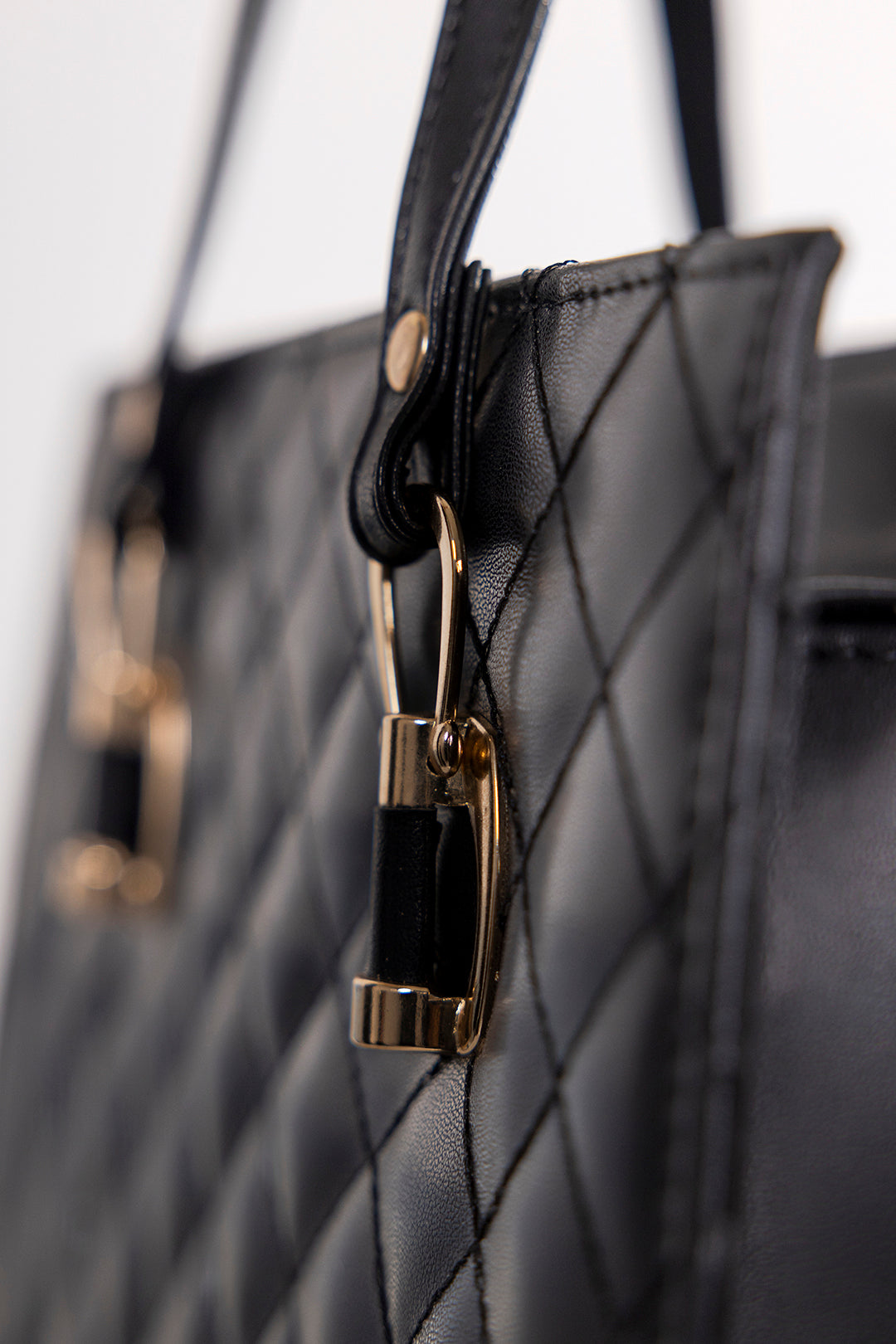 Shoulder Bags - E551