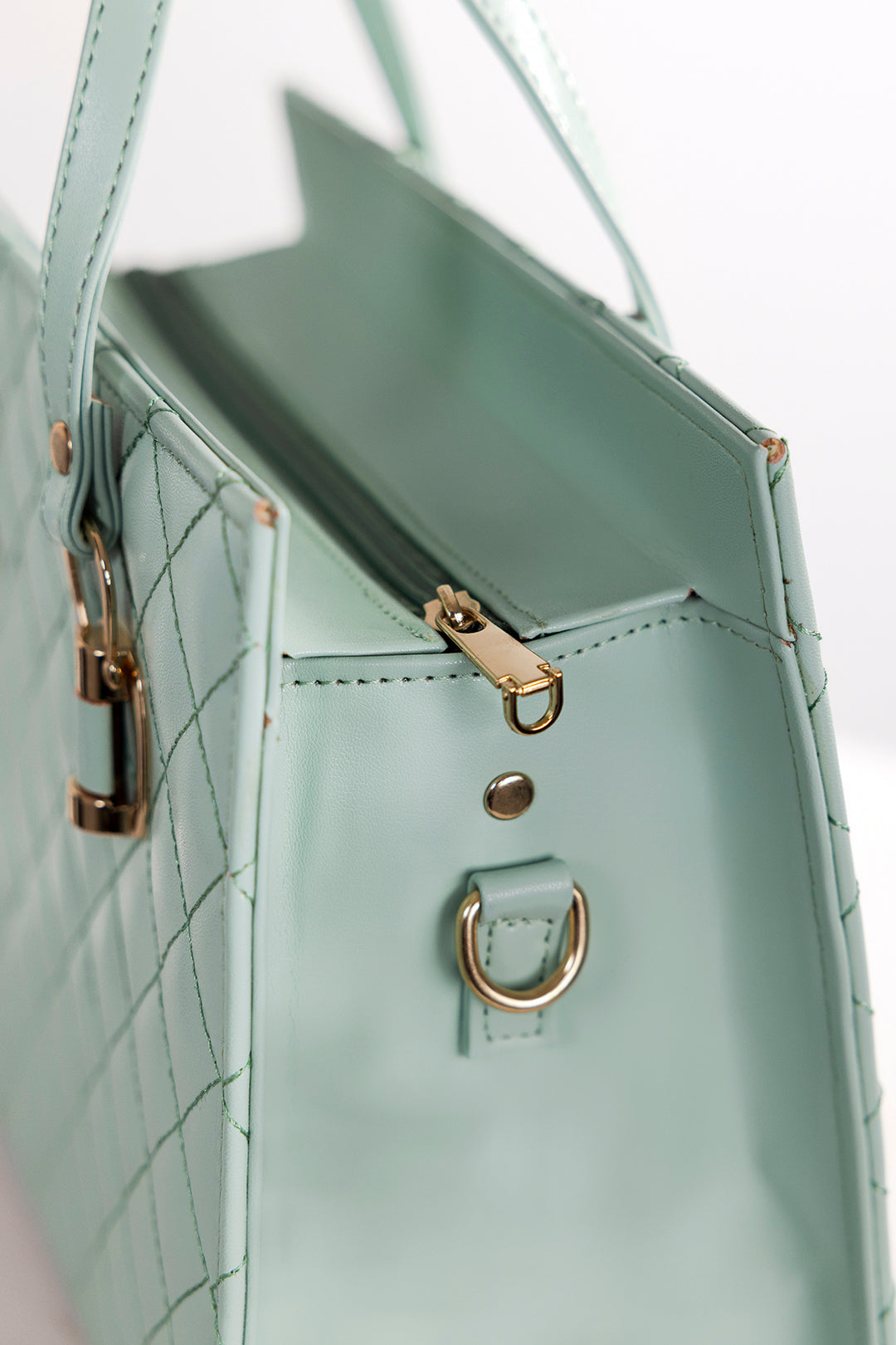 Shoulder Bags - E551